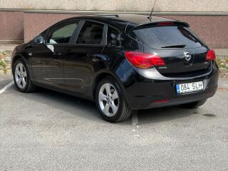 Opel Astra 1.7 81кВ