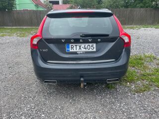 Volvo V60 PLUG IN HYBRID 2.4 R5 D6 158kW