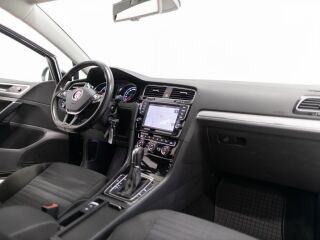 Volkswagen Golf Facelift CUP-Edition 2.0 110kW