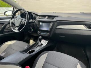 Toyota Avensis Touring Sports 1.8 108кВ