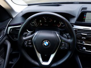 BMW 520 Sport Line Shadow Line 2.0 140кВ