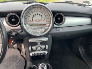 MINI Cooper 1.6 88кВ