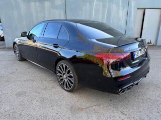 Mercedes-Benz E 300 de AMG line 2.0 143kW