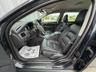 Volvo V70 Facelift Momentum 2.0 R5 D3 120kW