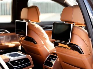 BMW 750 xDrive 4x4 4.4 330kW