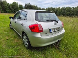 Toyota Auris 1.4 71kW