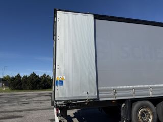 Schmitz Semitrailer Curtainsider Standard