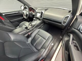 Porsche Cayenne S 4.8 V8 296кВ