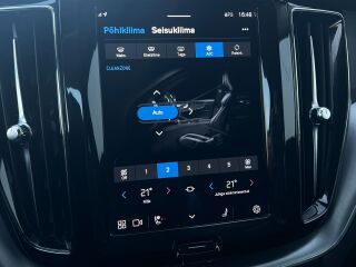 Volvo XC60 AWD Momentum Pro 2.0 B4 145кВ
