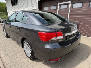 Toyota Avensis Linea Terra 1.6 97kW