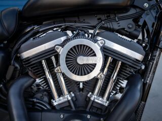 Harley-Davidson IRON 883 V-Twin 38kW