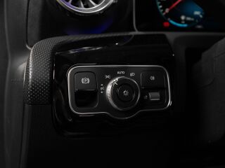 Mercedes-Benz CLA 180 AMG Line 1.4 100kW