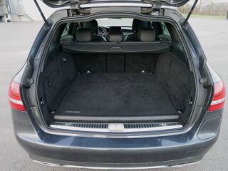 Mercedes-Benz C 350 Luxury Avantgarde 2.0 205kW