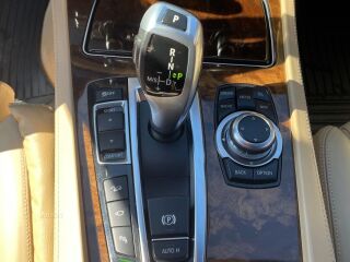 BMW 750 4.4 330kW