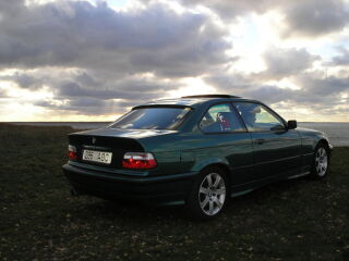 BMW 318 IS 1.8 R4 103kW