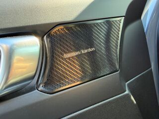 Volvo XC40 R Design 1.5 155кВ
