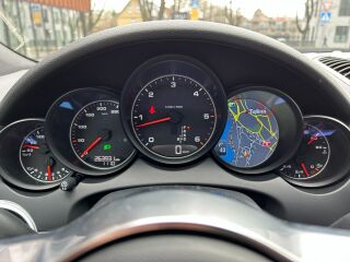 Porsche Cayenne 3.0 V6 TDI 193кВ