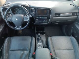 Mitsubishi Outlander Instyle Plus 4WD 2.2 DI-D 110kW