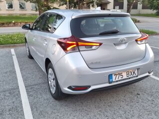 Toyota Auris 1.6 97кВ
