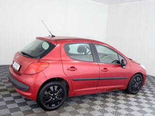 Peugeot 207 Elegance 1.4 70кВ