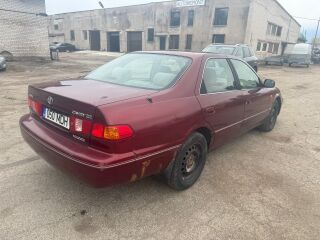 Toyota Camry 2.2 93kW