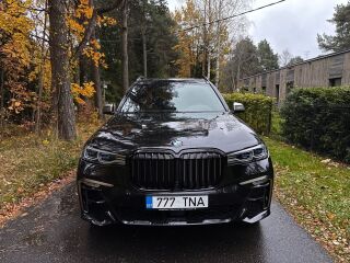 BMW X7 M50 3.0 Dark Shadow Edition 294кВ