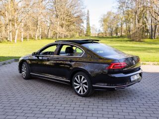 Volkswagen Passat Highline R-Line Premium Edition 1.5 R4 1.5TSI ACT 110kW