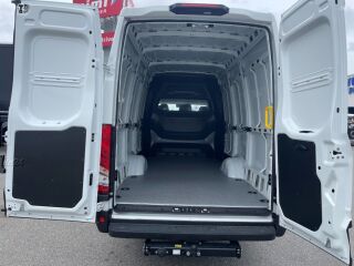 Iveco Daily 35S18HA8 CRV MULTICAB 3.0 129kW
