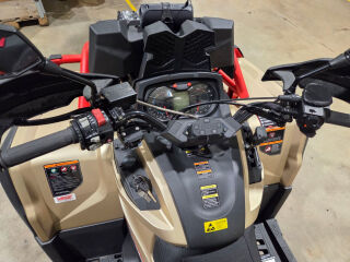 Odes MUD PRO 1000L EPS V-Twin T3b 63kW