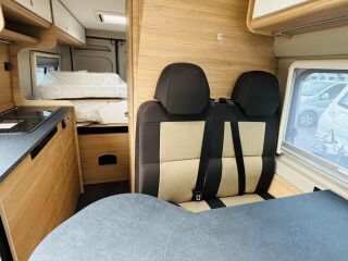 Citroen RoadCar VAN 640 2.2 HDI 121kW
