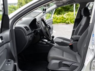 Volkswagen Golf Comfortline 1.4 90кВ