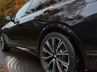 BMW X7 M50 3.0 Dark Shadow Edition 294kW