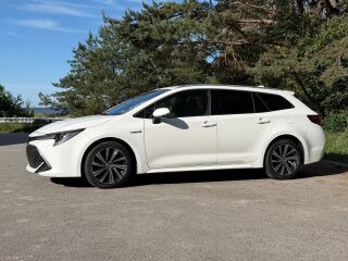 Toyota Corolla 1.8 90кВ