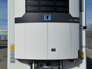 Schmitz Cargobull külmikpoolhaagis THERMO KING ADVANCER
