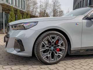 BMW i5 xDrive40 M-Sportpakett Pro 290кВ