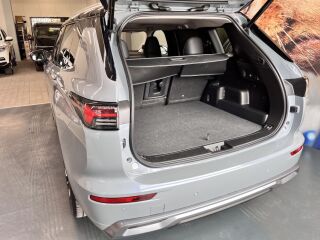 Mitsubishi Outlander Instyle 2.4 225kW