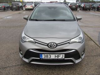 Toyota Avensis 2.0 105kW