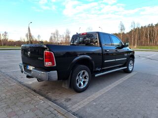 Dodge RAM 1500 Laramie 5.7 V8 295kW