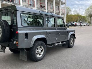 Land Rover Defender 2.4 90kW
