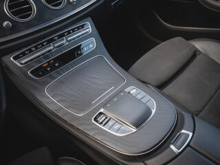 Mercedes-Benz E 300 AMG Night Package 2.0 143kW