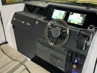 Axopar 37 XC Cross Cabin + 2 x Mercury 350 hj L6 JPO Mercury   2x350hj