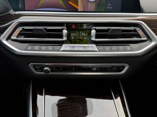 BMW X5 M50 3.0 294kW