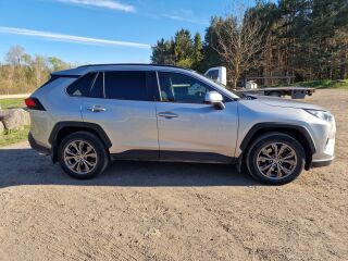 Toyota RAV4 Luxury Plus 2.5 131kW
