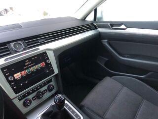 Volkswagen Passat 1.5 110кВ