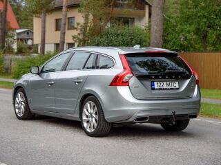 Volvo V60 SUMMUM AWD TWIN ENGINE PLUG IN HYBRID FACELIFT 2.4 158kW