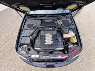 Audi A8 QUATTRO 4X4 3.7 V8 169kW