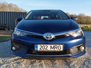 Toyota Auris 1.8 73кВ