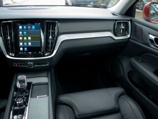 Volvo V60 Cross Country AWD PLUS Bright Intelli Safe PRO 2.0 B4 MHEV Kerghübriid MY2023 145кВ