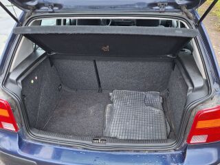 Volkswagen Golf 1.6 74кВ