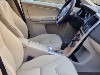 Volvo XC60 Summum AWD MY2012 2.4 D5 158kW